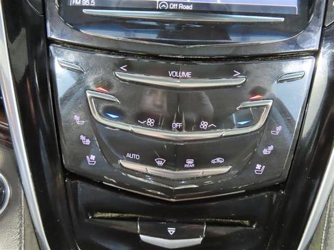 Used 2020 Cadillac Escalade Premium Luxury image 30