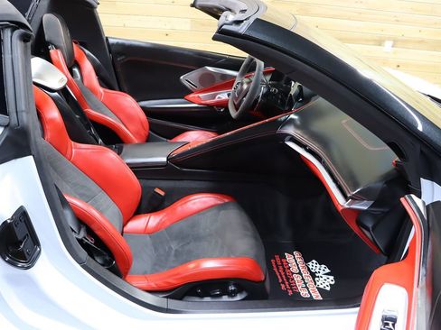 Used 2024 Chevrolet Corvette Stingray Premium Conv w/ Z51 Performance Package image 58