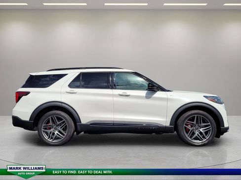 Used 2025 Ford Explorer ST-Line w/ Premium Package AWD/4WD image 2
