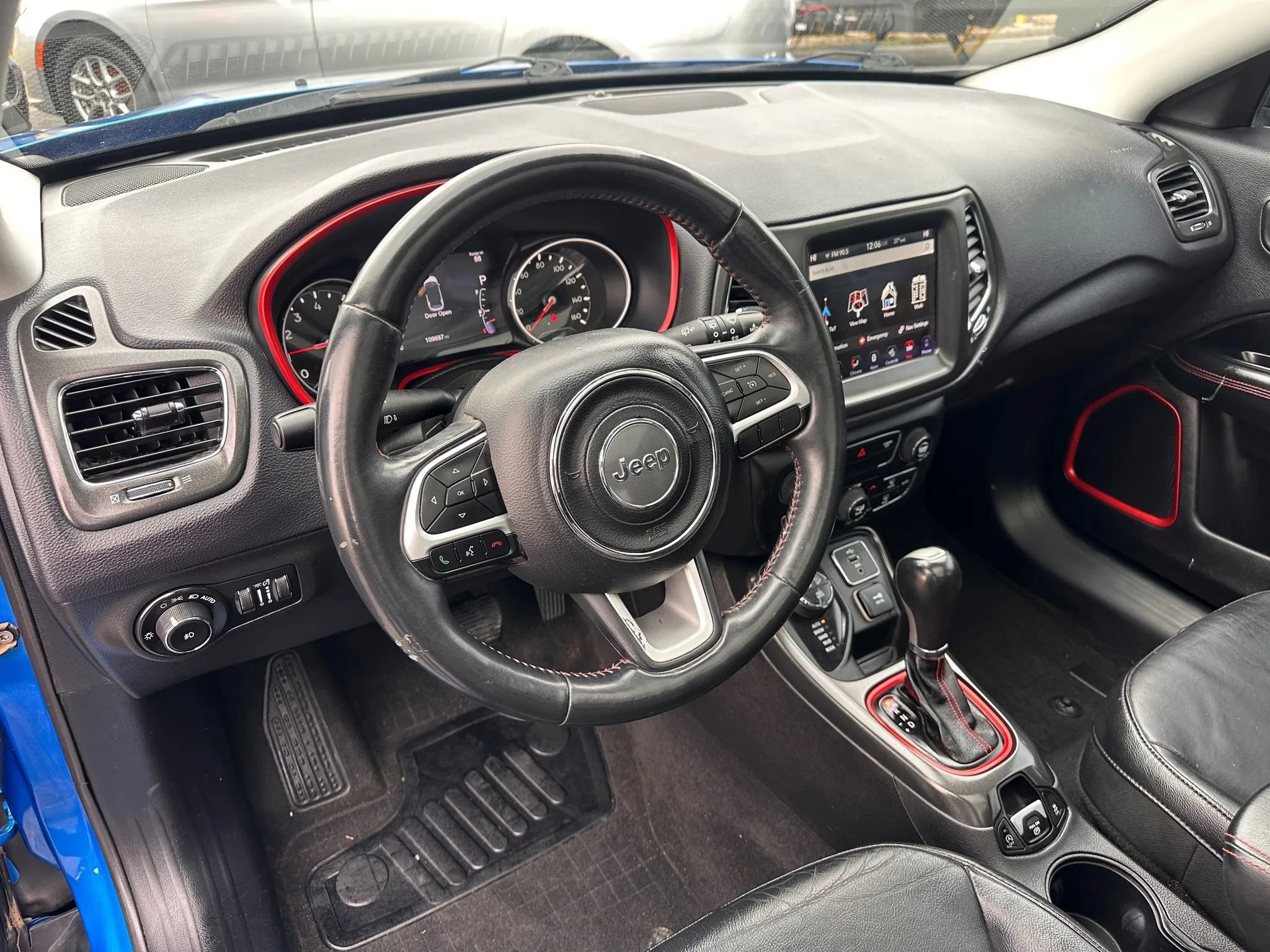Used 2017 Jeep Compass Trailhawk w/ Navigation Group AWD/4WD image 11