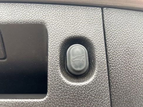 Used 2017 Chevrolet Suburban Premier image 39