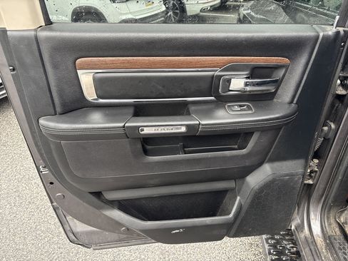 Used 2017 RAM 1500 Laramie w/ Convenience Group image 11