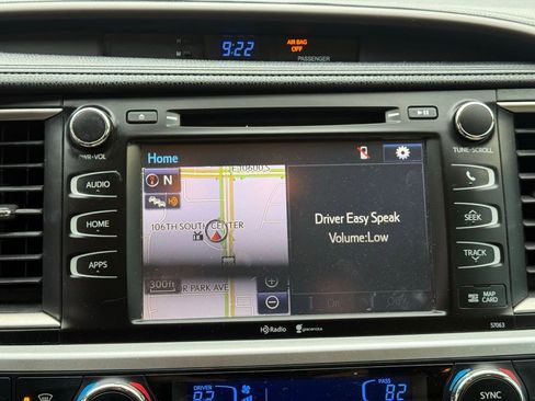 Used 2015 Toyota Highlander XLE AWD/4WD image 18