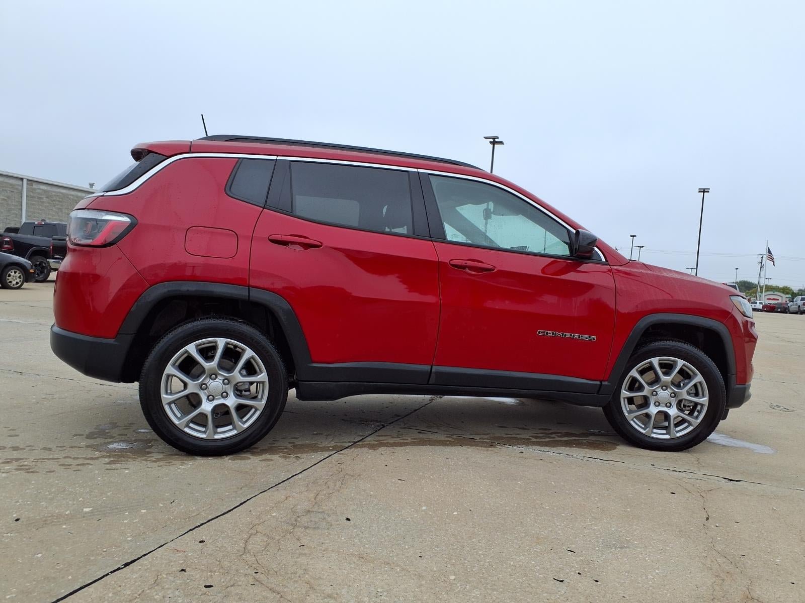 Certified 2024 Jeep Compass Latitude AWD/4WD image 27