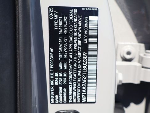 Certified 2026 Porsche Macan AWD/4WD image 27