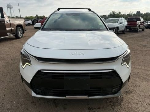 Used 2023 Kia Niro EX Touring FWD image 9