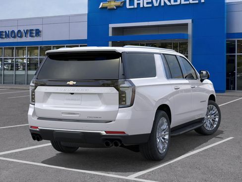 New 2025 Chevrolet Suburban Premier w/ Sun And Tow Package AWD/4WD image 28