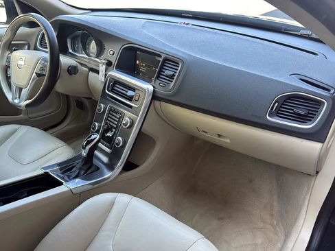Used 2015 Volvo S60 T5 Premier image 16