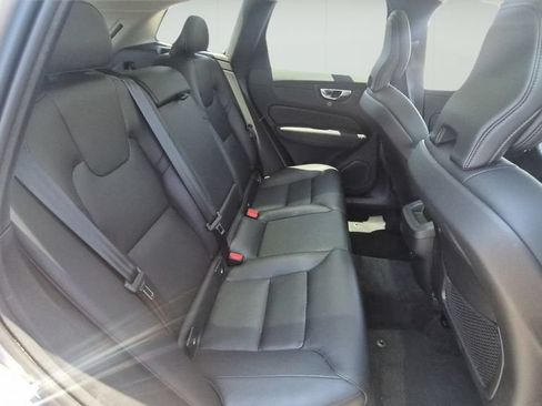 Used 2025 Volvo XC60 B5 Core AWD/4WD image 11