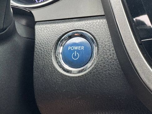 Used 2019 Toyota Camry SE FWD image 28