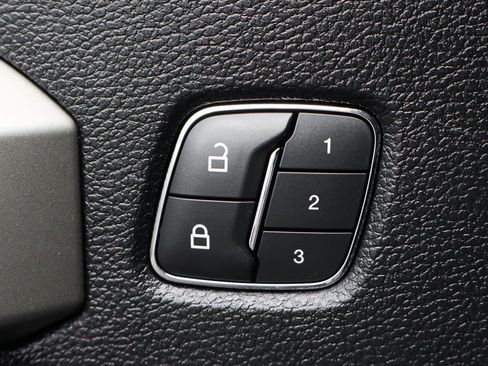 Used 2017 Ford F350 Lariat w/ Lariat Ultimate Package image 19