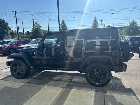 Used 2017 Jeep Wrangler Unlimited Sport AWD/4WD image 6