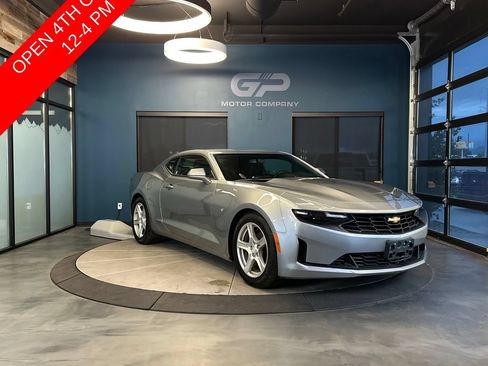 Used 2023 Chevrolet Camaro LT RWD image 1