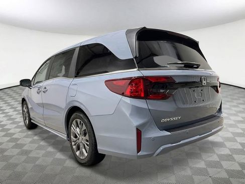 New 2026 Honda Odyssey Touring image 4