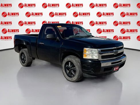 Used 2010 Chevrolet Silverado 1500 W/T w/ LS Package image 3