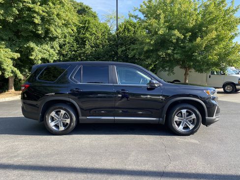 Used 2023 Honda Pilot EX-L image 8