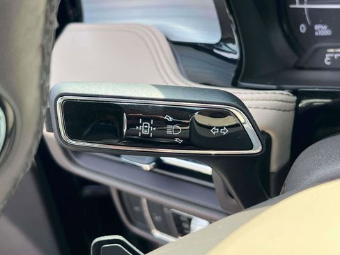 Used 2022 Lincoln Corsair AWD w/ Premium Package image 16