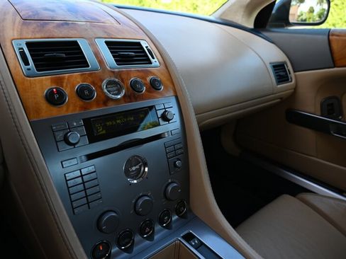 Used 2005 Aston Martin DB9 Coupe RWD image 41