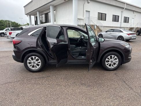 Used 2023 Ford Escape Active w/ Tech Pack #1 AWD/4WD image 8