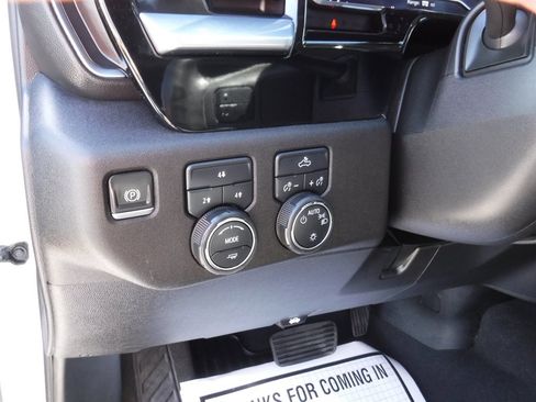 Used 2024 Chevrolet Silverado 3500 LT image 18