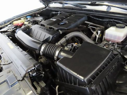 Used 2020 Nissan Frontier SV image 32