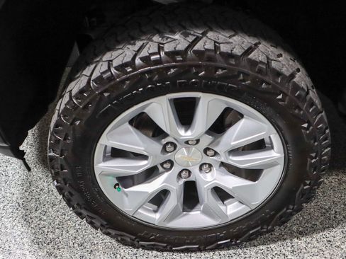 Used 2022 Chevrolet Silverado 1500 Custom image 11