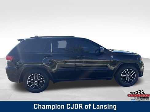 Used 2018 Jeep Grand Cherokee Trailhawk AWD/4WD image 9