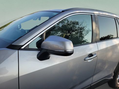 Used 2023 Toyota RAV4 XLE w/ Convenience Package FWD image 29
