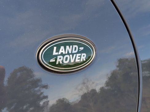 New 2026 Land Rover Discovery S image 30