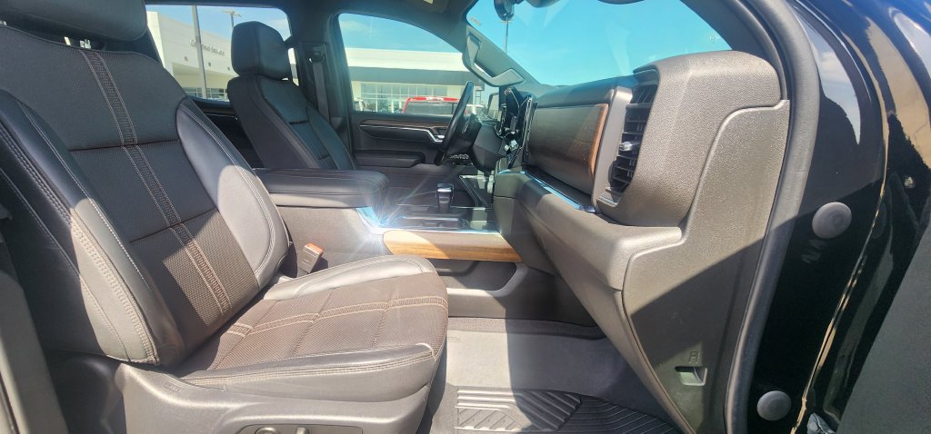 Used 2023 Chevrolet Silverado 1500 High Country w/ Technology Package AWD/4WD image 22