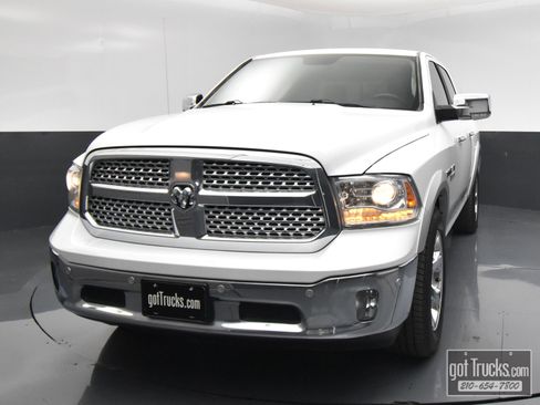 Used 2018 RAM 1500 Laramie RWD image 52