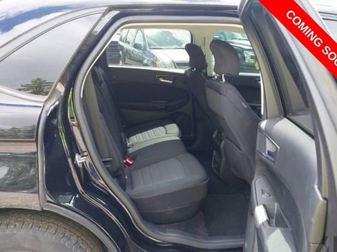 Used 2018 Ford Edge SE FWD image 6