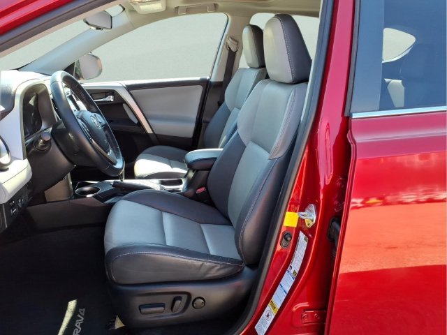 Used 2015 Toyota RAV4 Limited AWD/4WD image 12