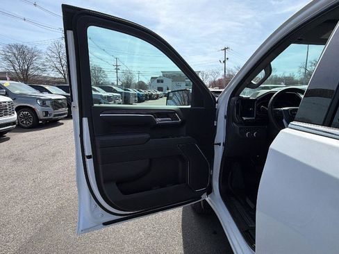 New 2026 GMC Sierra 1500 SLE image 13