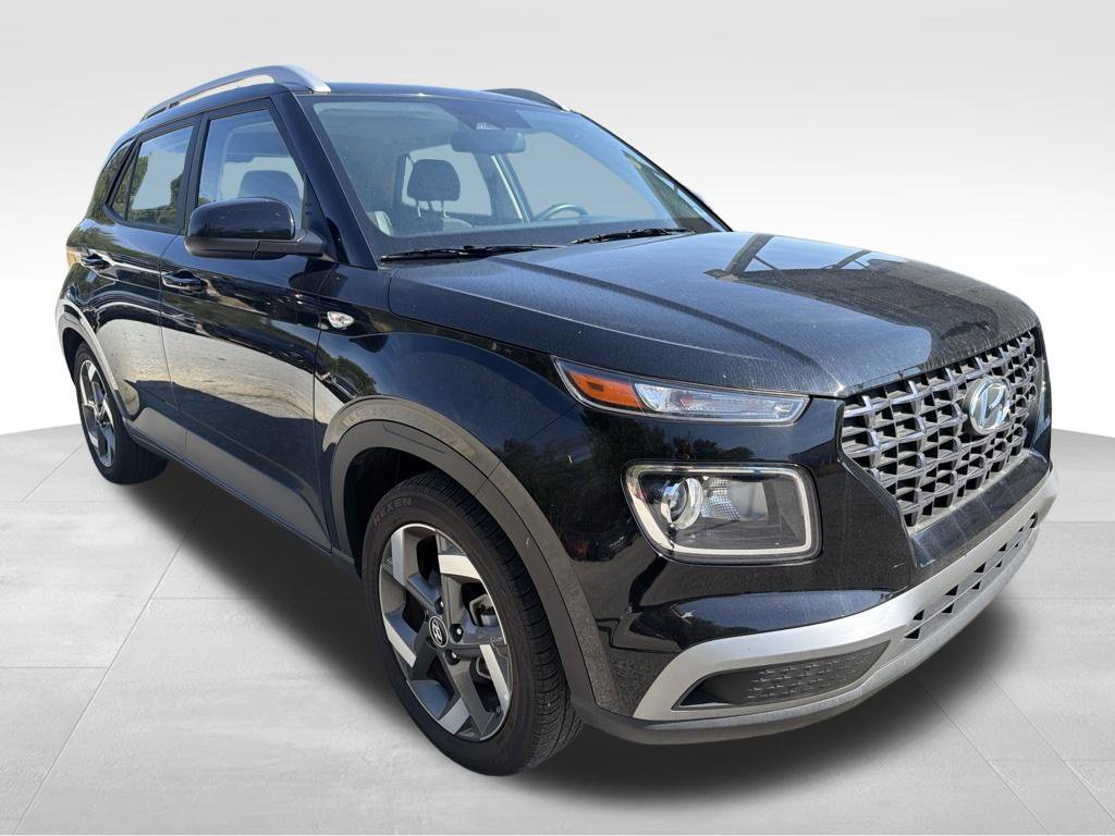 Used 2025 Hyundai Venue SEL FWD image 18