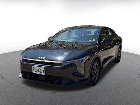 Used 2025 Kia K4 LXS FWD image 3