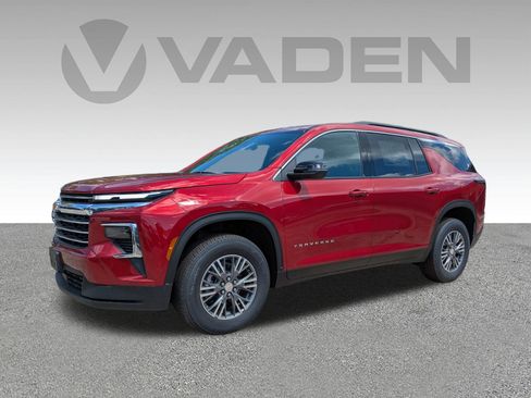 New 2025 Chevrolet Traverse LT image 2