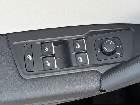 Used 2019 Volkswagen Tiguan SEL AWD/4WD image 19