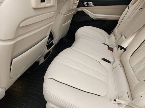 Used 2022 BMW X7 xDrive40i w/ Executive Package AWD/4WD image 29