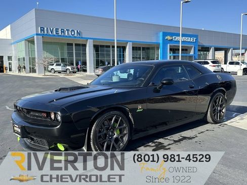 Used 2017 Dodge Challenger R/T Scat Pack image 1