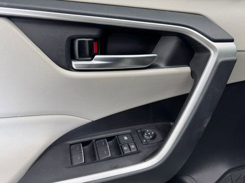 Used 2025 Toyota RAV4 XLE w/ Convenience Package image 37