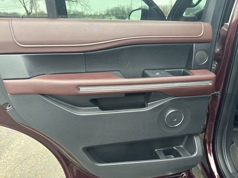 Used 2023 Ford Expedition Limited image 29
