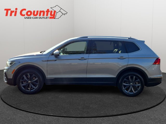 Used 2022 Volkswagen Tiguan SE AWD/4WD image 5