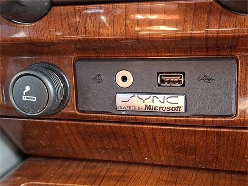 Used 2010 Ford F150 Lariat image 21