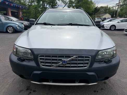 Used 2004 Volvo V70 AWD/4WD image 2