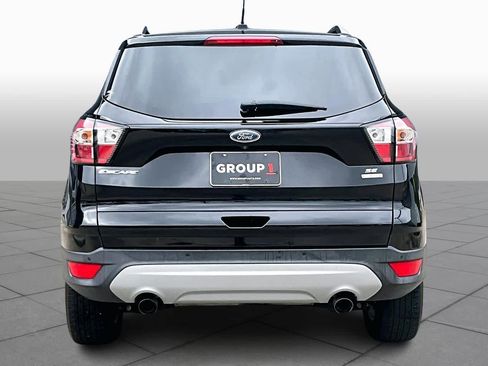 Used 2017 Ford Escape SE w/ SE Leather Comfort Package image 4