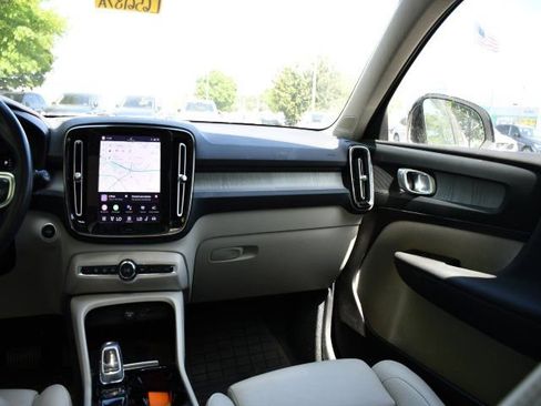 Used 2023 Volvo XC40 B5 Plus w/ Driver Assist Package AWD/4WD image 16