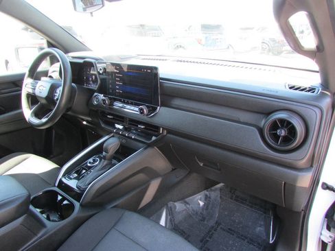 Used 2023 Chevrolet Colorado W/T w/ Advanced Trailering Package AWD/4WD image 15