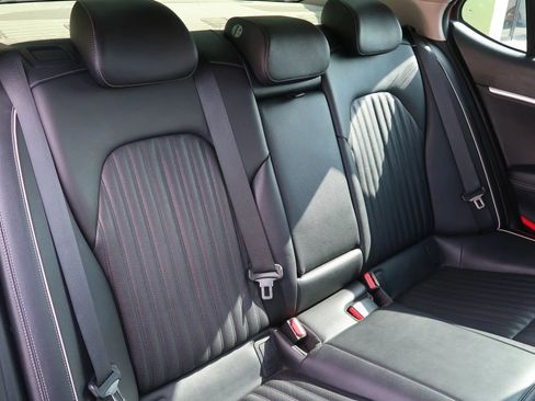 Used 2021 Genesis G70 3.3T image 23