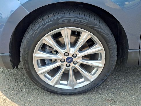 Used 2018 Ford Edge Titanium w/ Equipment Group 301A AWD/4WD image 10